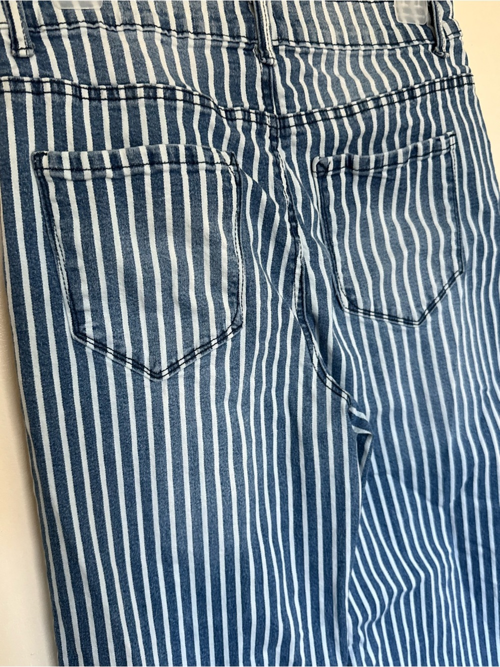 Kensie Blue and White Vertical-Striped Wide-Leg Jeans - Picture 4 of 8